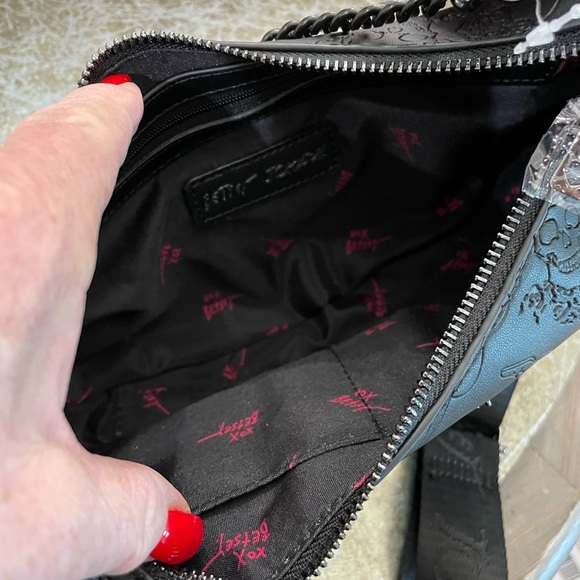 NWT BETSEY JOHNSON BLK SKULL “SADDLE BAG” CROSSBODY BAG - Picture 12 of 12